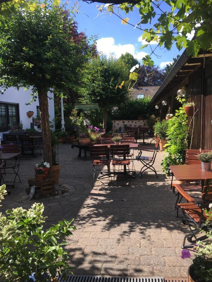 Hotel & Weinhaus Zum Schwarzen Baeren Coblenza Exterior foto